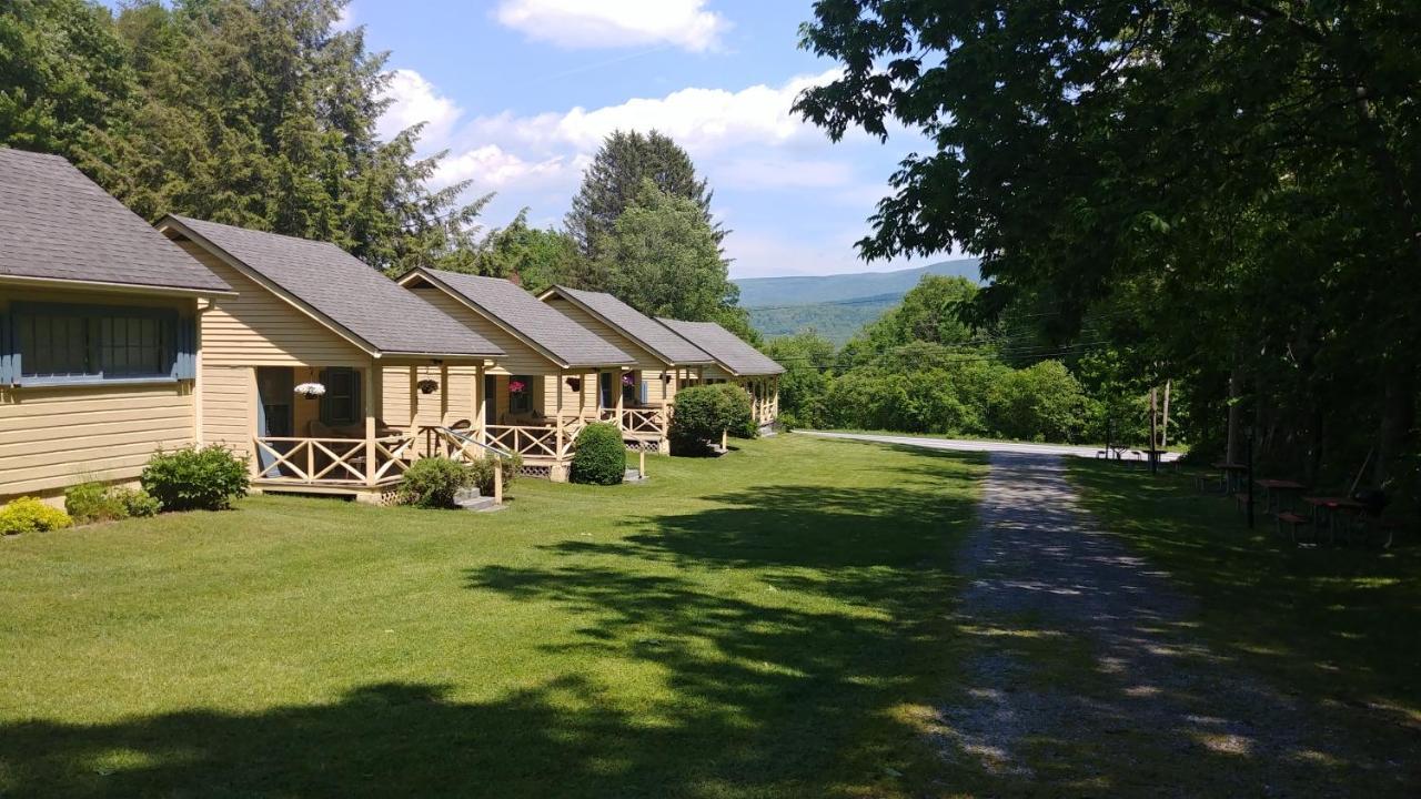 Serenity Motel Shaftsbury Exterior foto