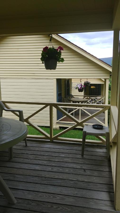 Serenity Motel Shaftsbury Exterior foto